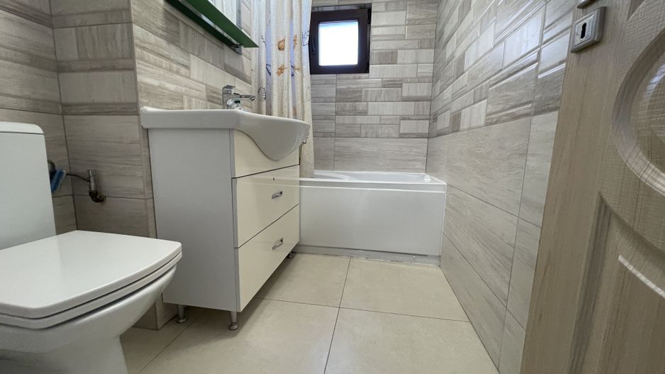 Apartament cu patru camere si garaj in zona Aradului - Poză 13