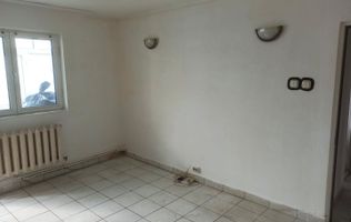 Apartament 3 camere 70 mp+balcon 4 mp- Zona Independentei