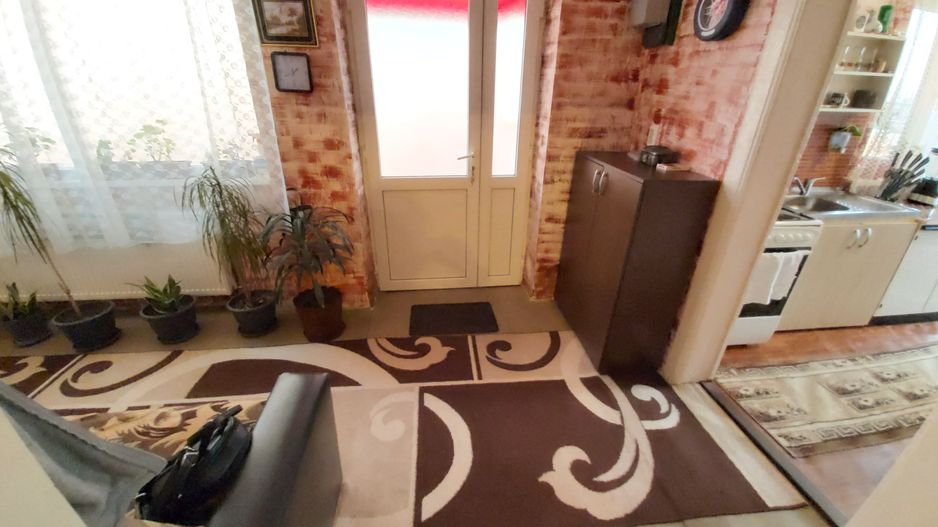 Casa de vanzare cu teren generos - Poză 6