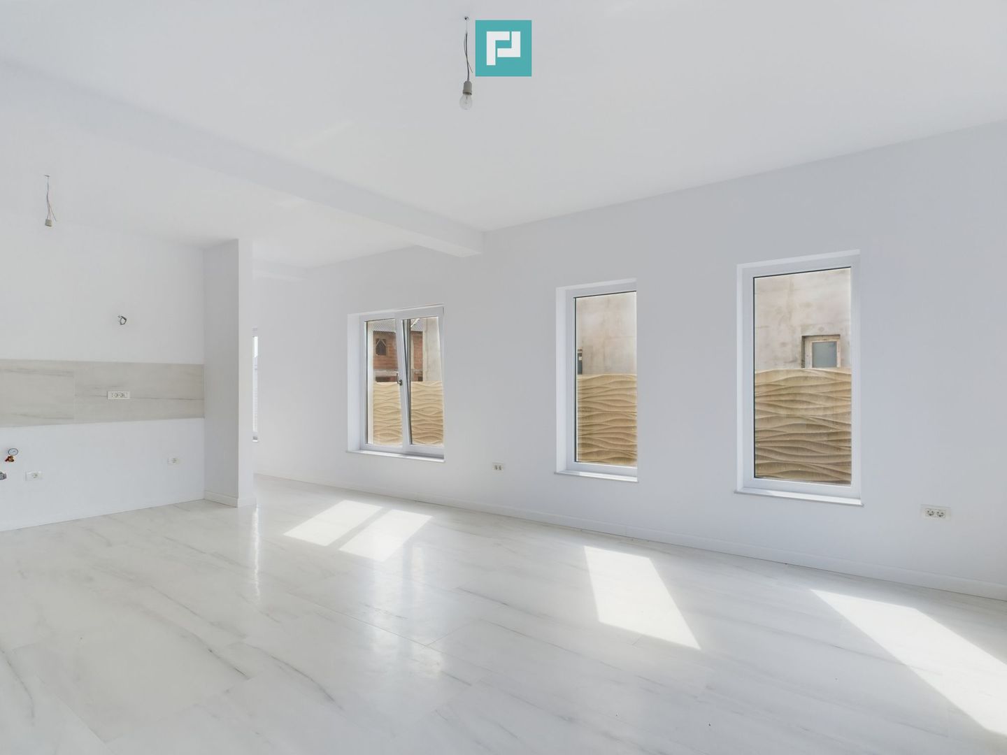 Duplex cu 5 camere în Ghiroda - Poză 3