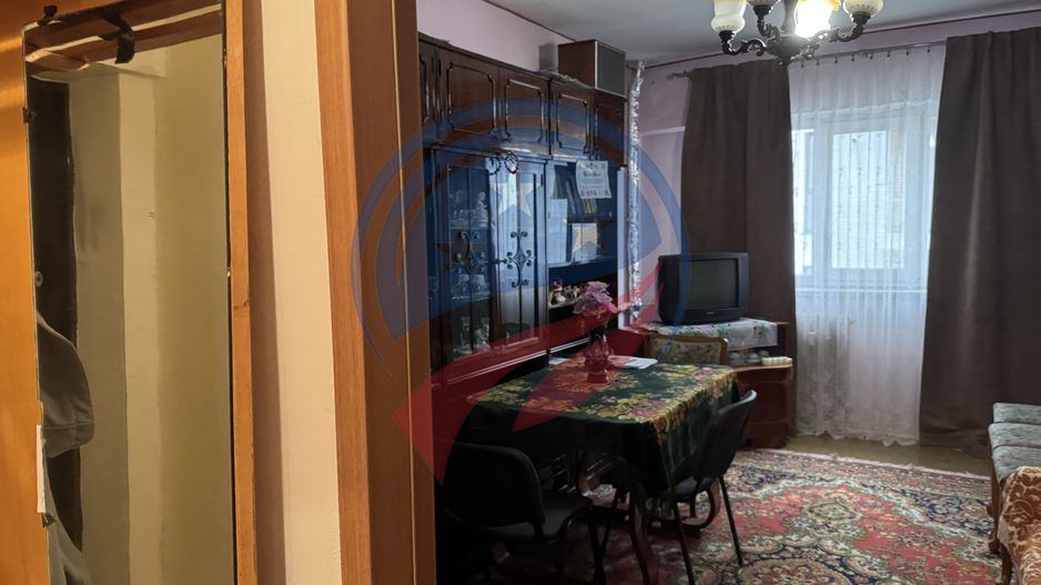 Apartament decomandat, 3 camere, zona Mall Electroputere - Poză 2