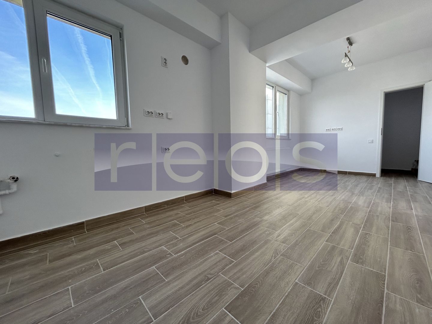 VANZARE TRIPLEX | PIATA VICTORIEI | 6 CAMERE |  244 mp UTILI | - Poză 17