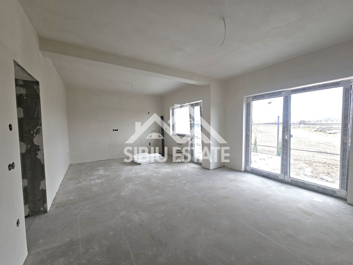Casa Sibiu 4 camere, 2bai, terasa, carport, locatie Selimbar - Poză 6