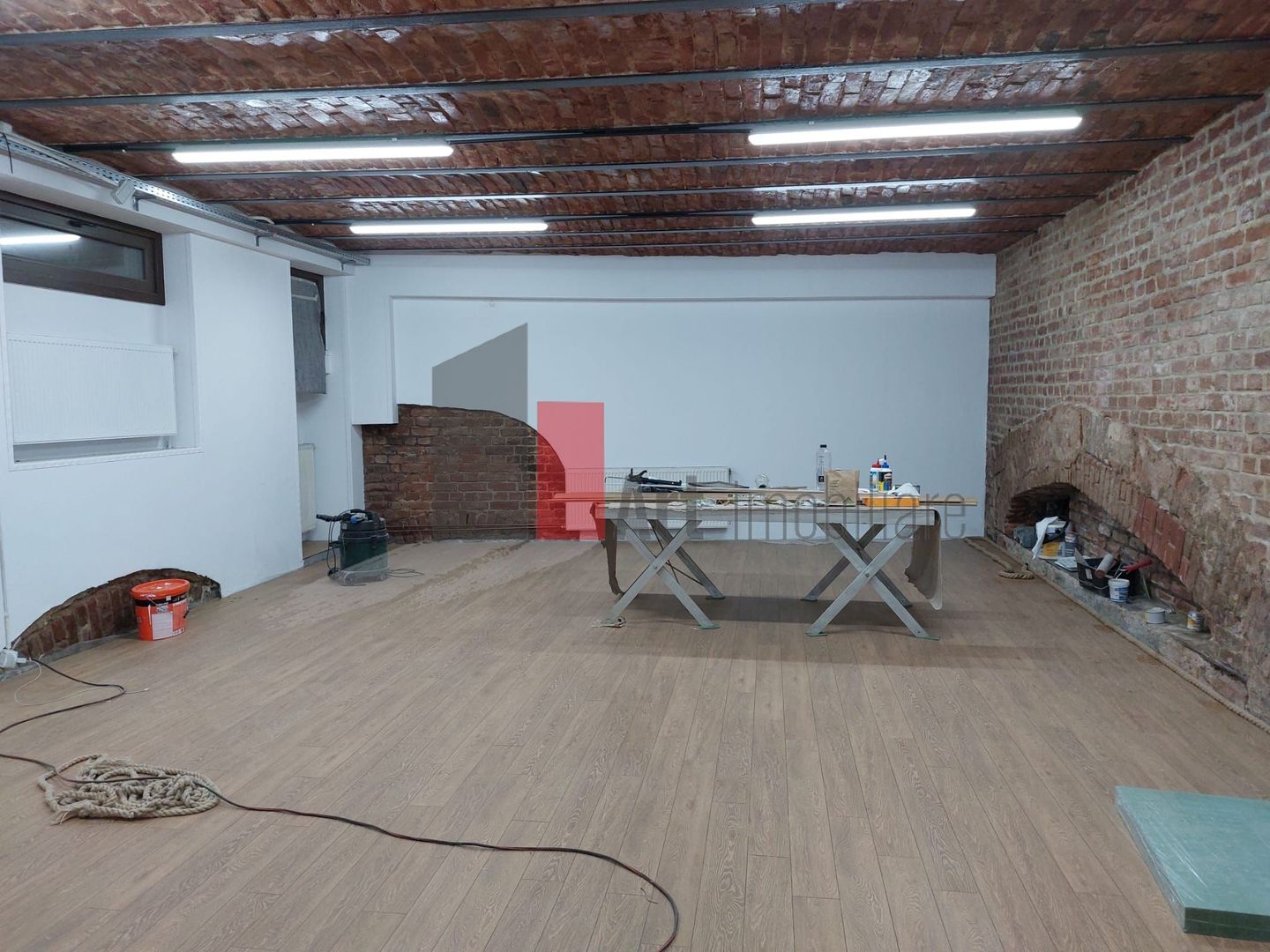 Spatiu depozitare/productie/showroom Universitate,intrare separata,100 mp. - Poză 9