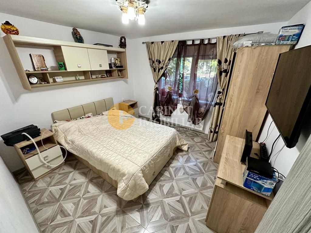 Apartament cu 4 Camere Decomandat - Parter Inalt - Zona Nicolina-Frumoasa - Poză 8