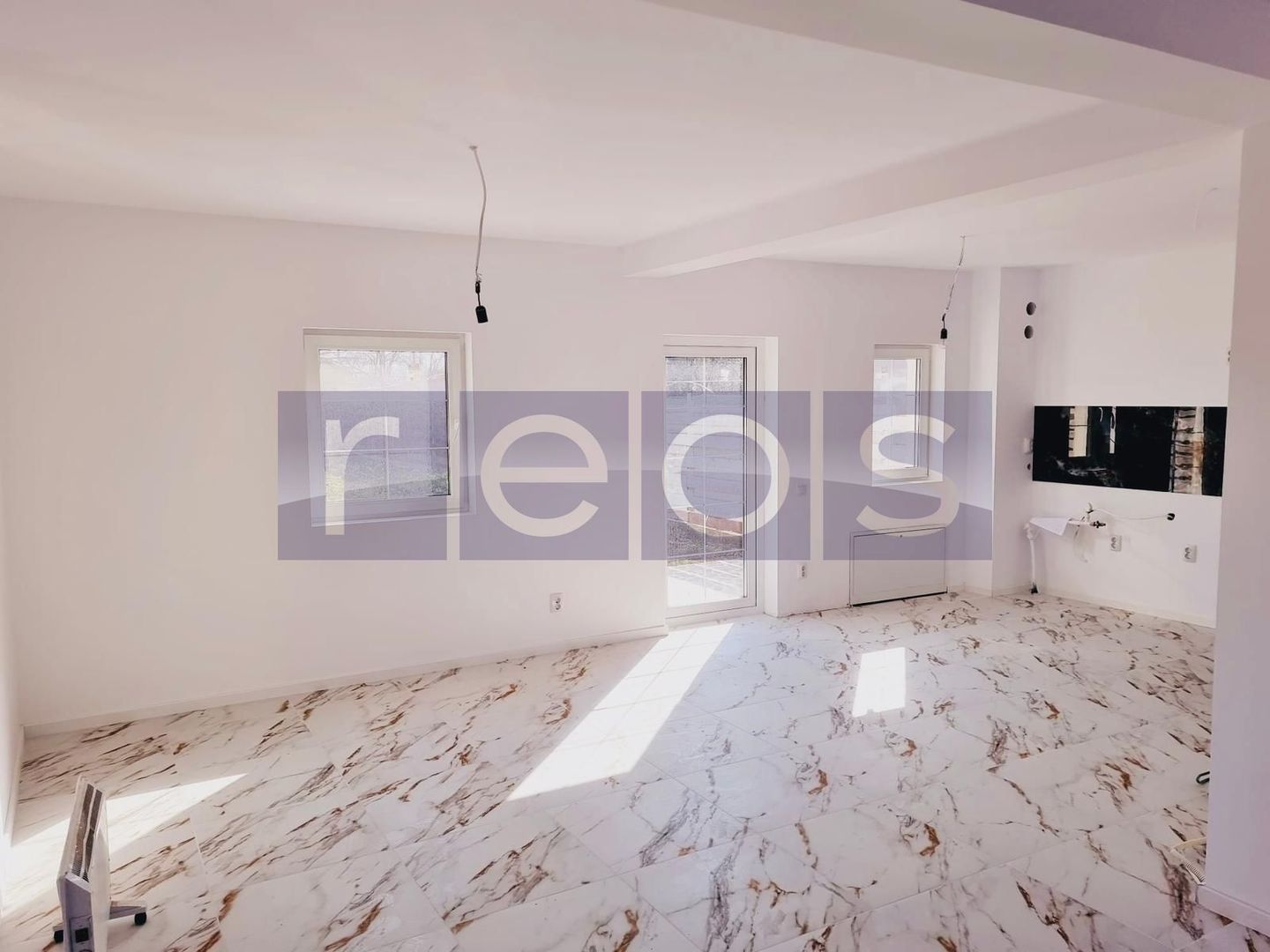 VILA DE VANZARE | 5 CAMERE | BURIAS - Poză 7