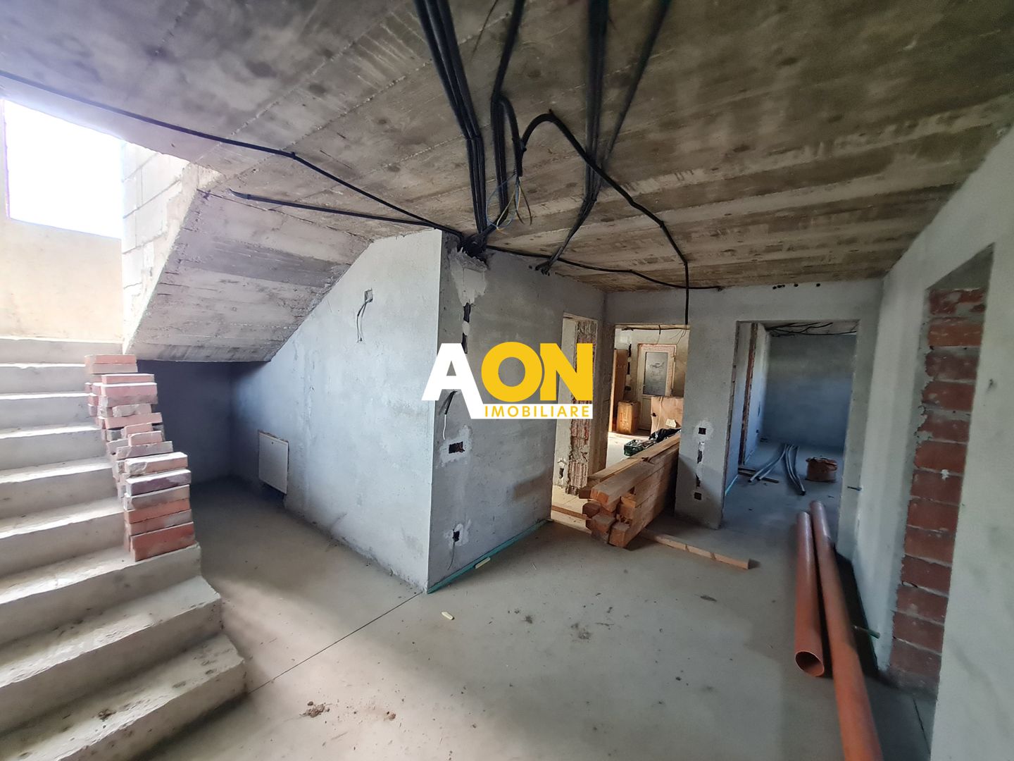 Casa 5 Camere, 284 mp, Teren 459/913, Toate Utilitatile, Zona Arex - Poză 2