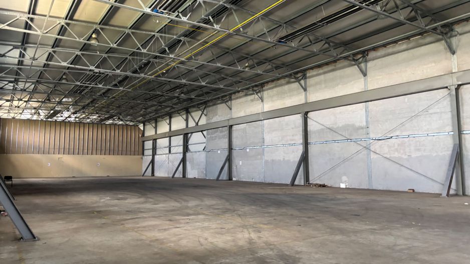 Depozit cu showroom de inchiriat de 1600 mp - Poză 8