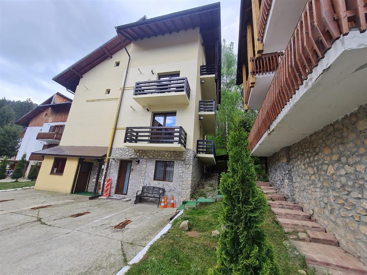 Casa ta de vacanta, imbratisata de natura,3 terase, parcare, Poiana Brasov - Poză 46