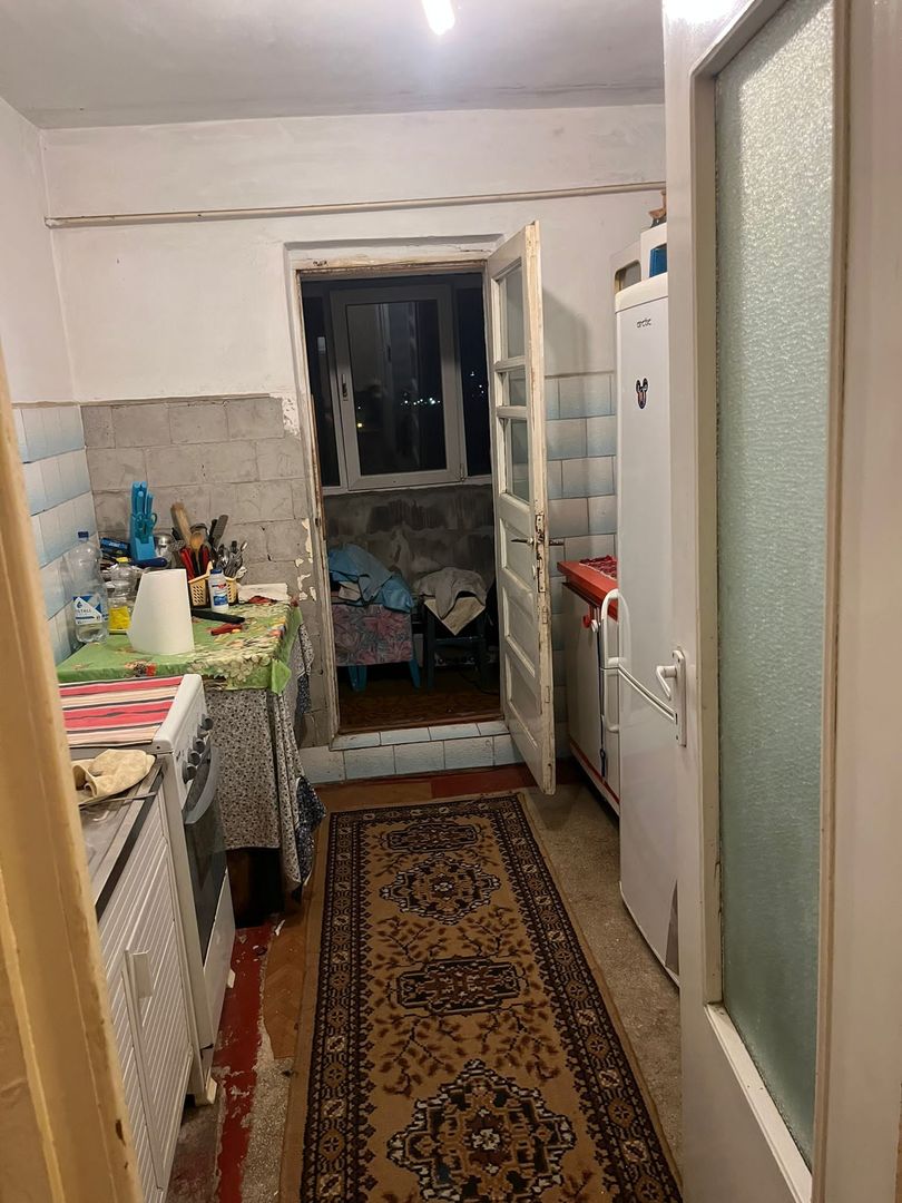 De vanzare apartament 3 camere Micro 16, etaj 4/4, 65.000 euro negociabil - Poză 5