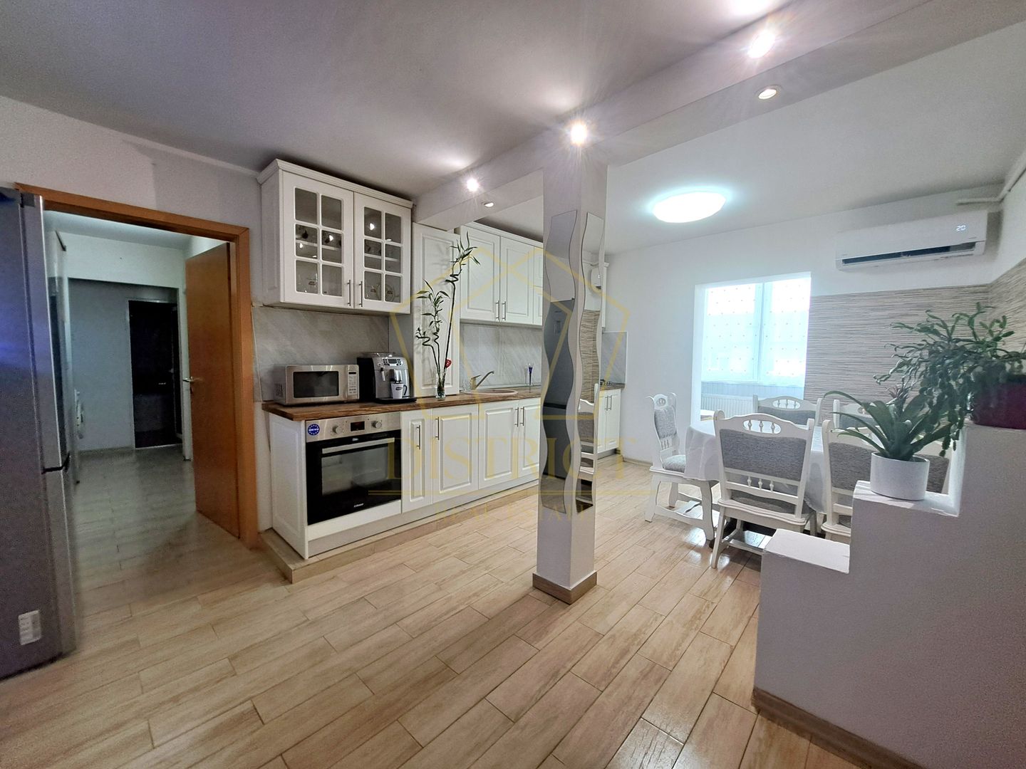 Apartament renovat cu 3 camere decomandate | Lipovei Sever Bocu - Poză 3