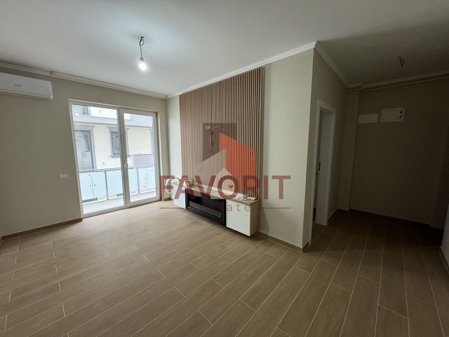 Etaj 1. Finisat la cheie. Loc de parcare - Poză 1