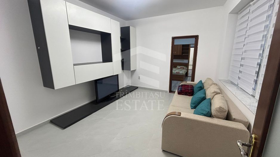 2 Camere Piata Constitutiei + Loc de Parcare - Poză 1