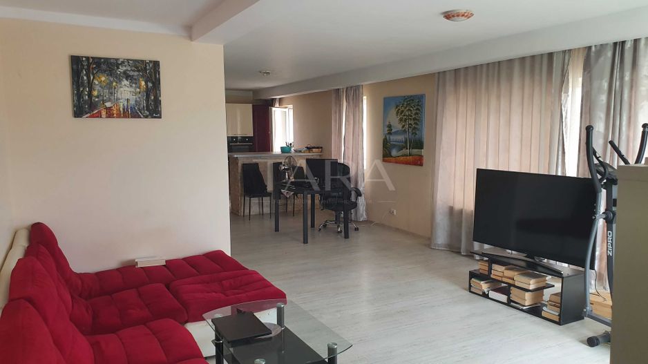 Apartament Semidecomandat, Etaj Retras - Zona Vivo - Poză 2