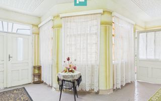 Casă cu teren 4065mp în Dorobanți, județul Arad - Poză 1