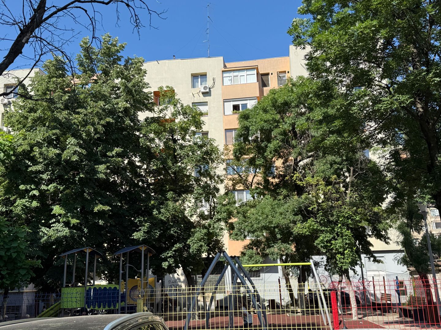 Ap 2 cam mobilat/utilat, complet renovat- etaj 2-bloc 6 etaje - Poză 20