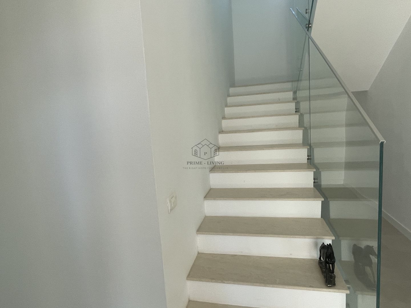 VILA NOUA SI MODERNA CU 5 CAMERE LA INCHIRIERE IN OTOPENI - Poză 14