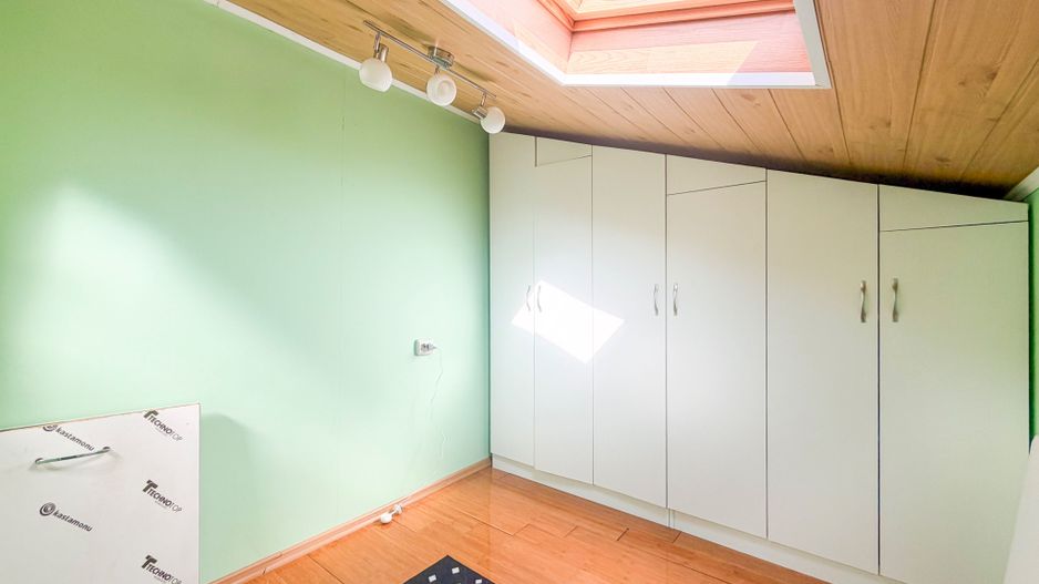 Casă de vânzare 2 camere  Mansarda + Pivnița - Belvedere - Poză 9