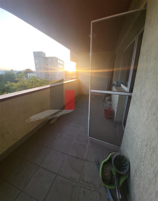 Apartament 3 camere Vitan metrou Mihai Bravu - Poză 2