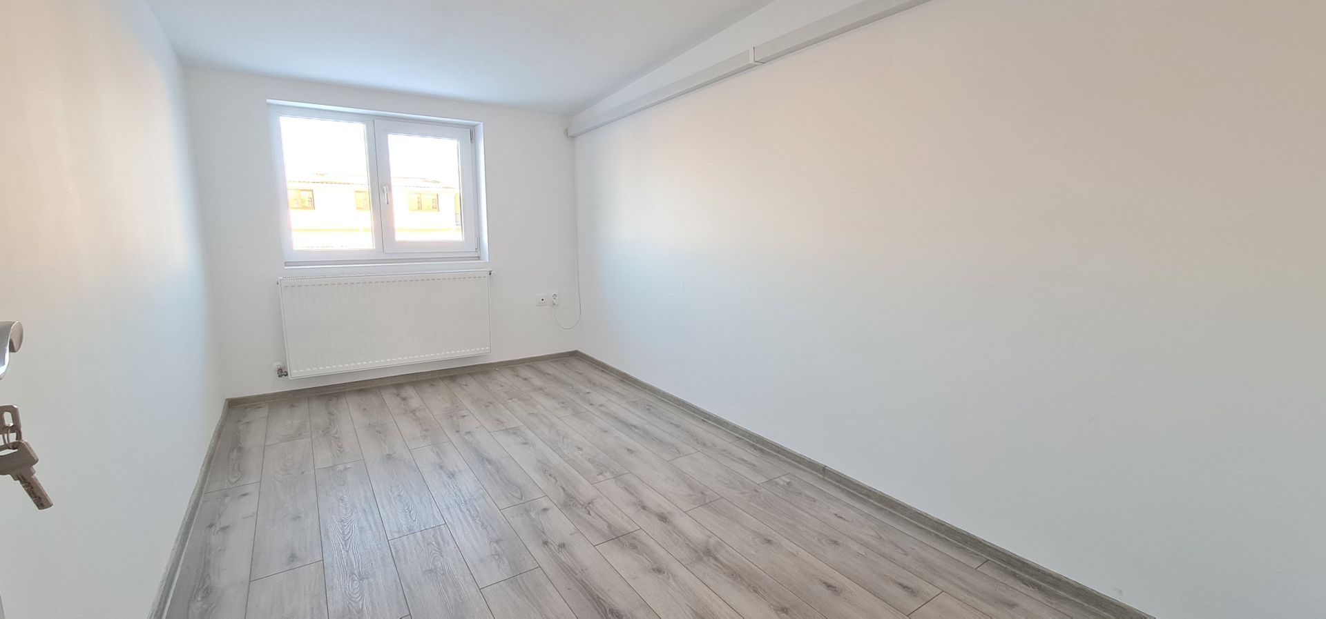 Casa semimobilata semiutilata in Cartier Izvor Tarlungeni Brasov - Poză 6