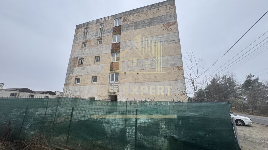 BLOC DE GARSONIERE P+4 SUPRAFAȚĂ UTILĂ 2135MP TEREN 2967 MP CĂMPULUNG - Poză 4