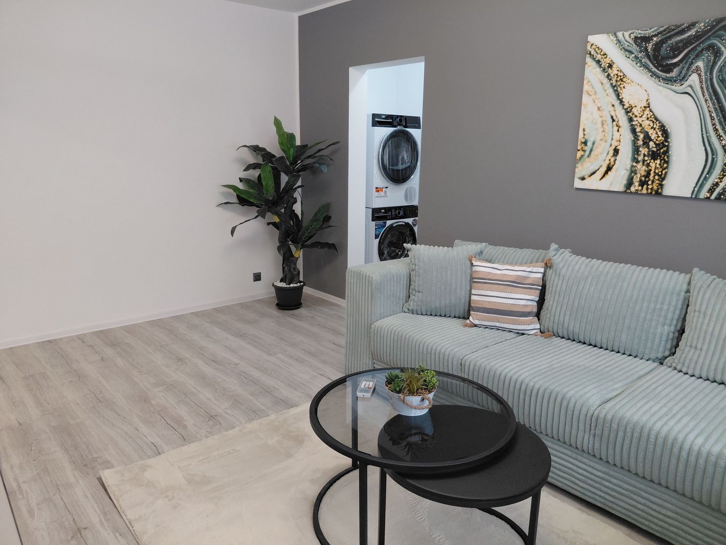 🏡  Apartament 3 camere – Micro 16,  etaj 2, (în spate la complex  Siret) - Poză 11