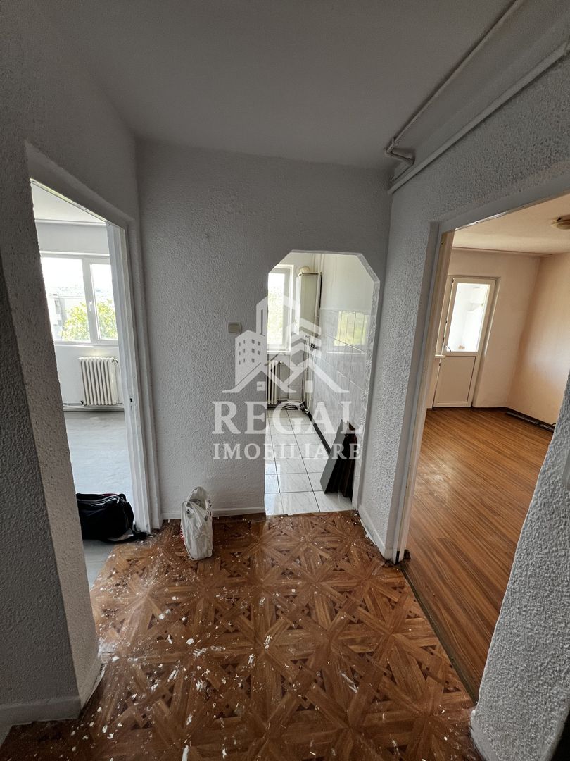 Apartament 2 camere decomandat – Micro 7 | Etaj 2 | Balcon | Panoramă - Poză 6