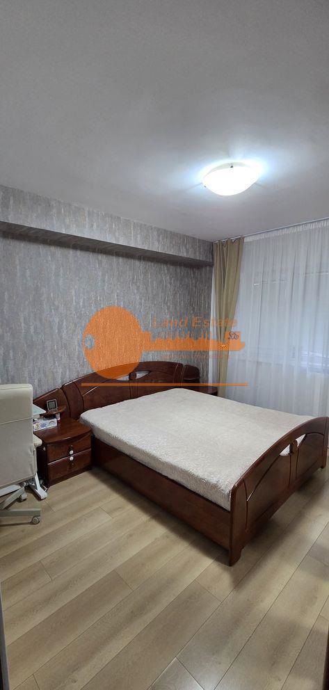 Apartament cu 4 camere in zona Politehnica - Poză 4
