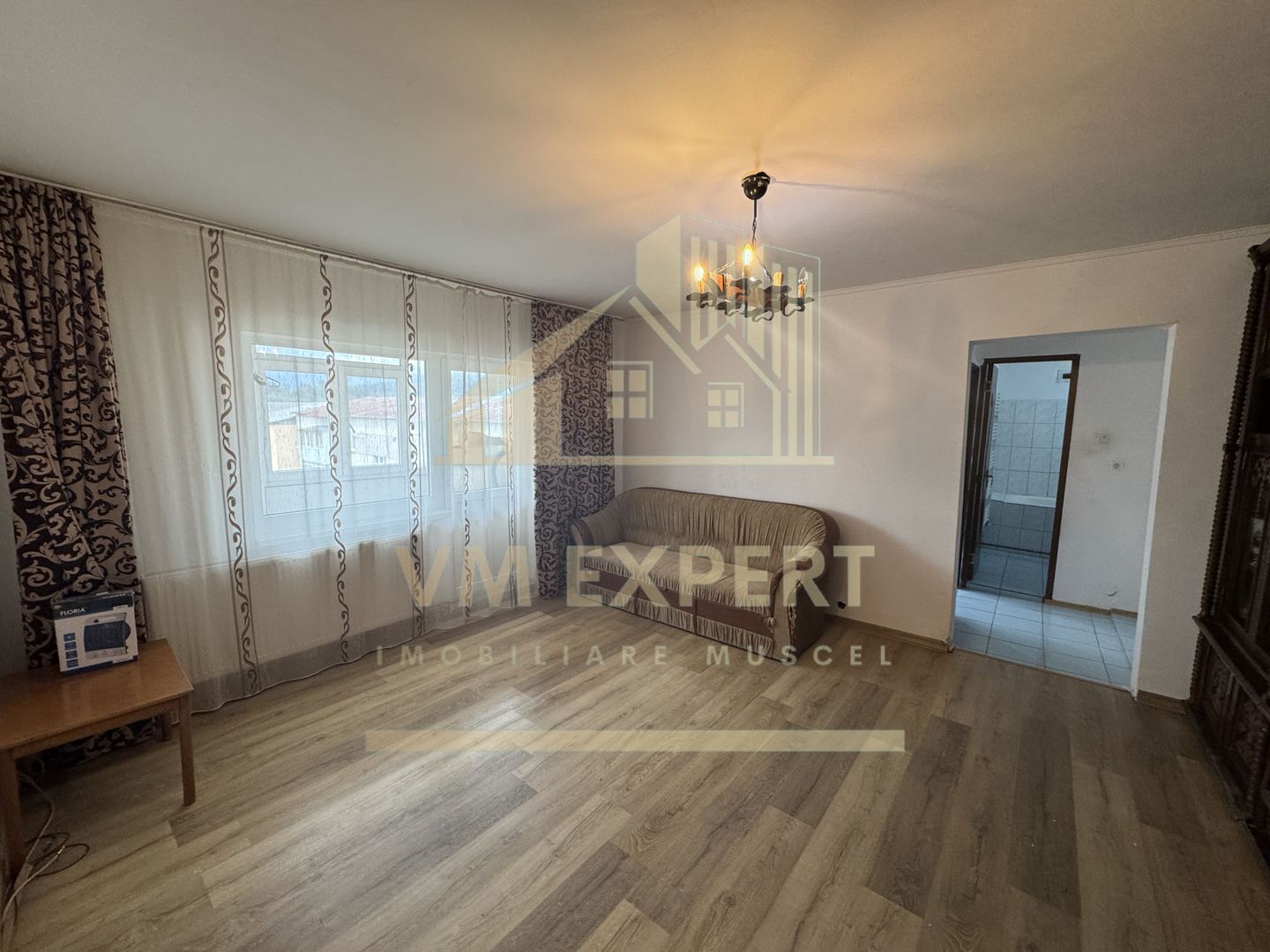 APARTAMENT 2 CAMERE ETAJ 4 VISOI - Poză 11