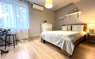 Tur virtual- 2 camere, primitor si luminos, cu garaj, in zona Centrala - Poză 1