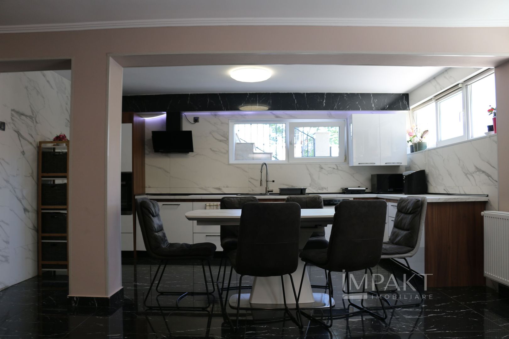 Vila cu sala de fitness, sauna, jacuzzi, zona de top - Andrei Muresanu - Poză 17