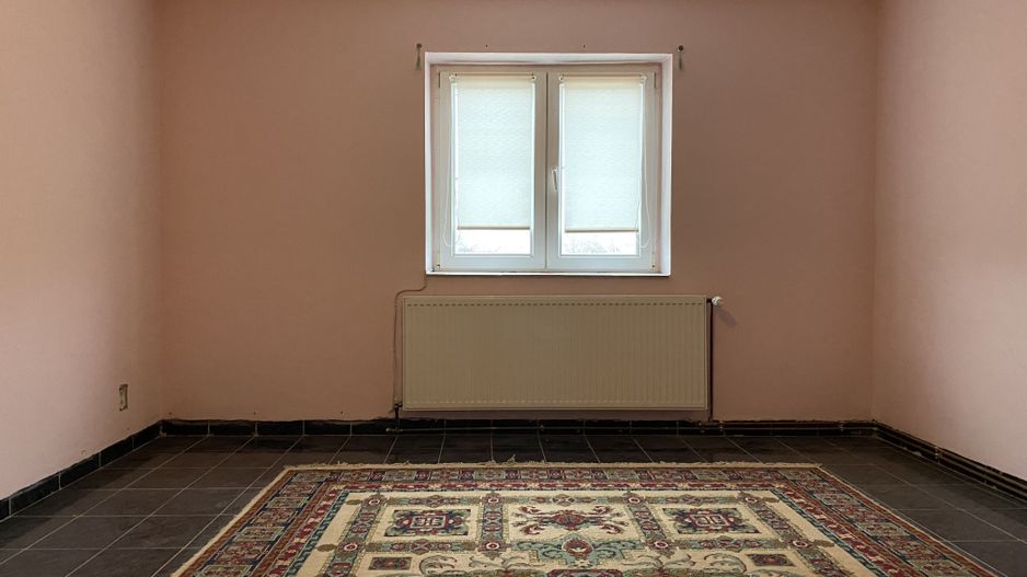 Vanzare apartament -3 camere la casă, etaj 1+pod+cota teren–Târgoviște - Poză 3