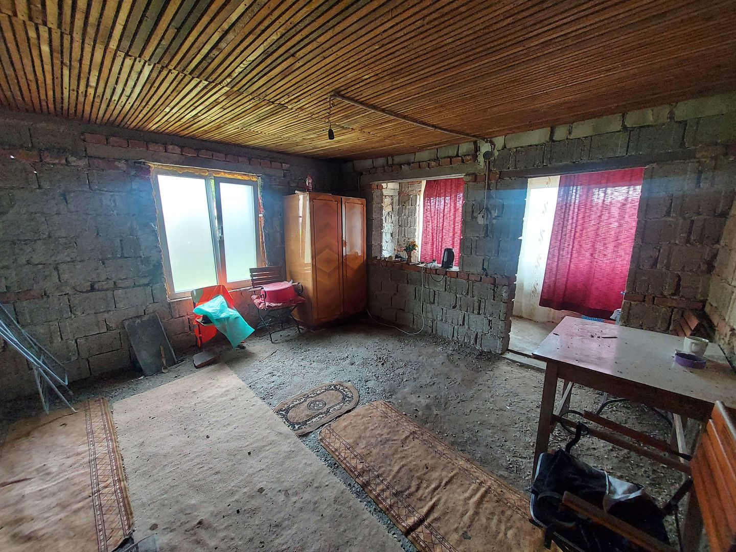 Casa de terminat in Bascov-Valea Ursului, Strada Salcamilor - Poză 4