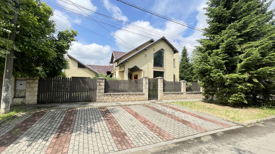 Circumvalatiunii | Casa individuala | 6 camere | Garaj - Poză 1