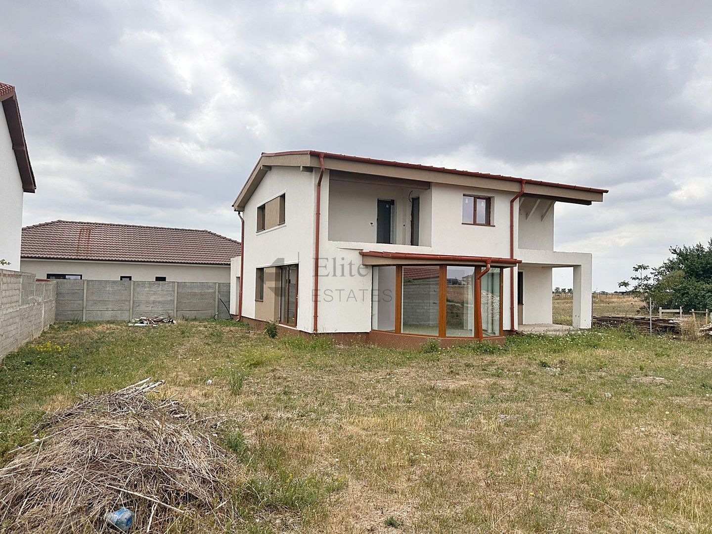 Casa spatioasa 6 camere cu 652 mp teren in Nojorid - Poză 1