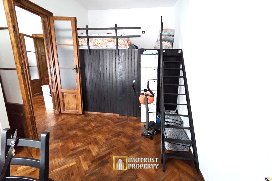 Apartament de vânzare cu tavane înalte, Arad, centru - Poză 2