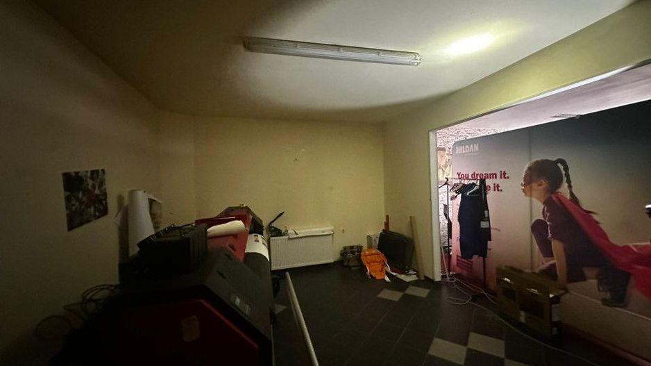 Oportunitate unica!Spatiu comercial parter+demisol, plus apartament la etaj - Poză 5