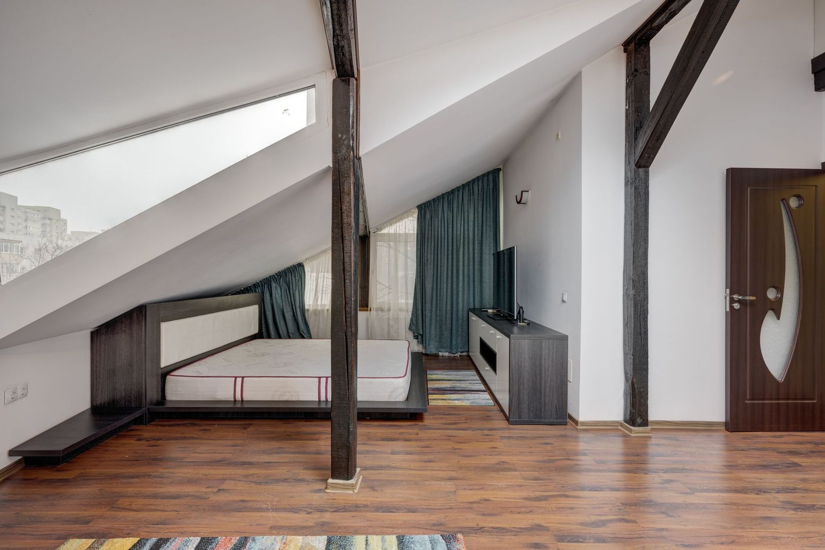 2 Apartamente  in Vila 5 Cam Metrou Basarab Gara de Nord - Poză 31
