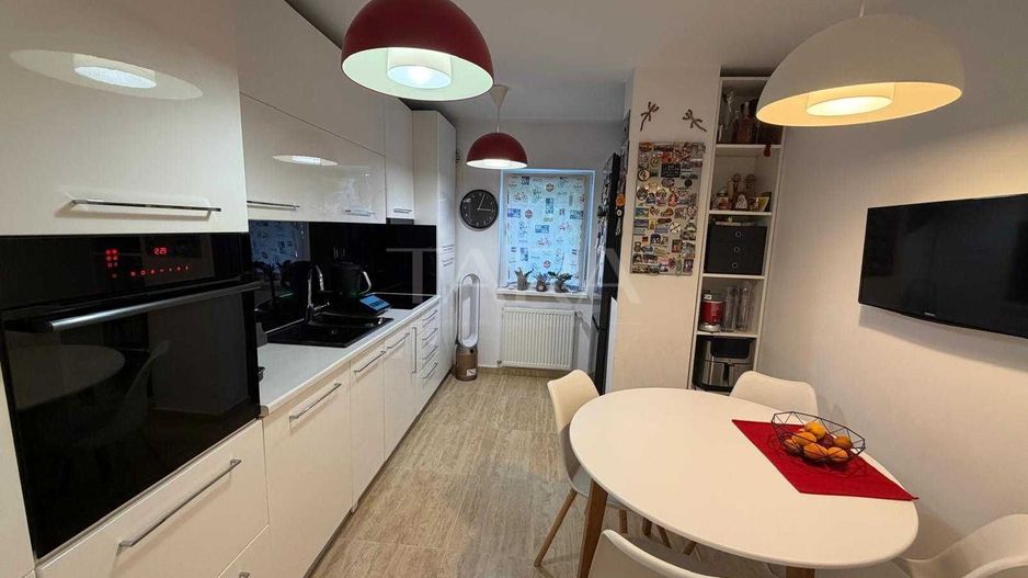 Apartament cu 3 camere decomandate, 65 mp, boxă, parter înalt. - Poză 2