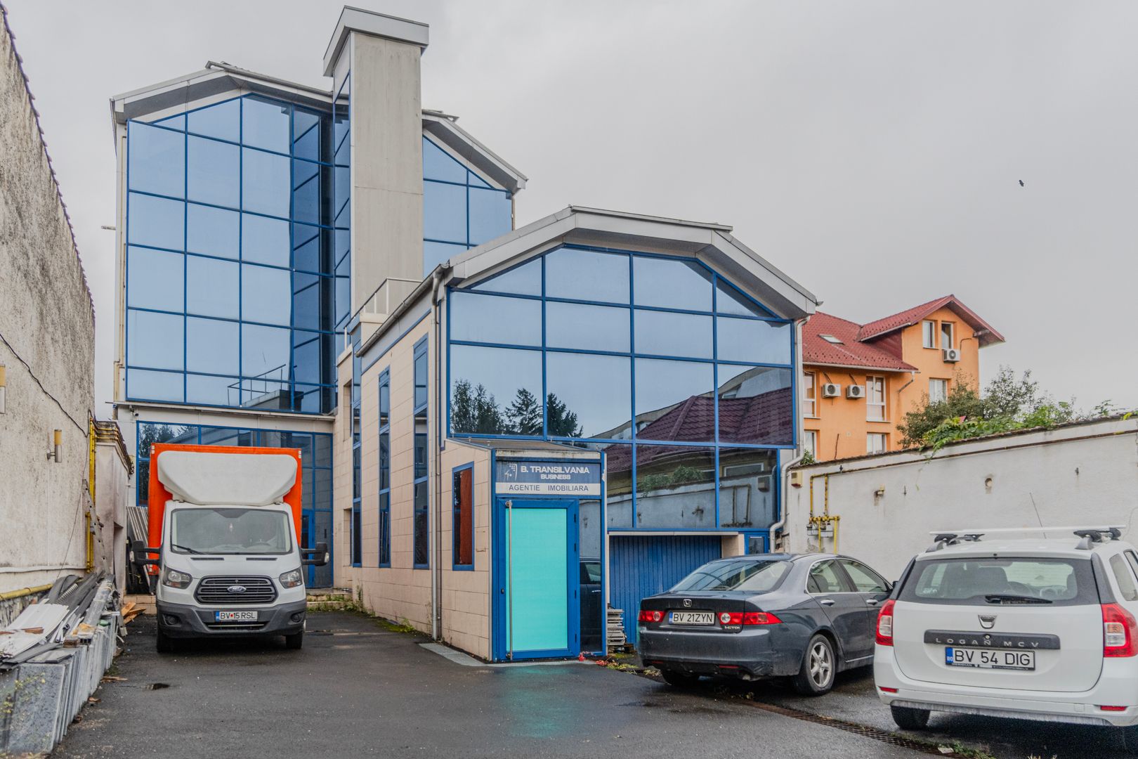 Cladire de 902 mp utili de vânzare, zona Grivitei - DN 13, COMISION 0 - Poză 174