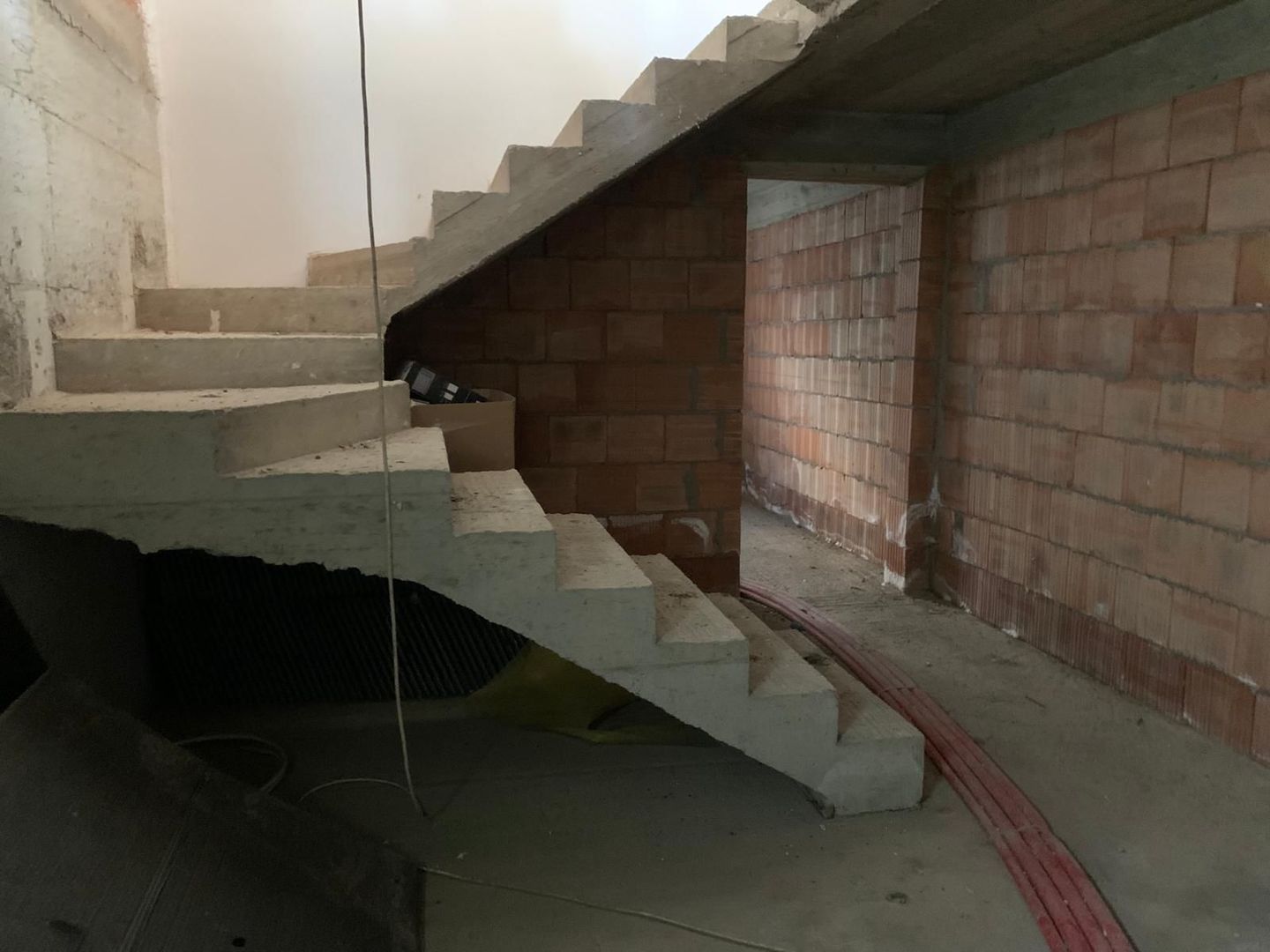 Casă cu teren – Zona Profi Chinteni | Casă nouă, semifinisată | Garaj si Terasa - Poză 12