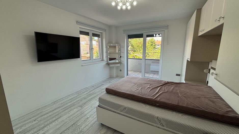 Apartament de 3 camere  de închiriat, în bloc nou, zona Trei Stejari - Poză 5