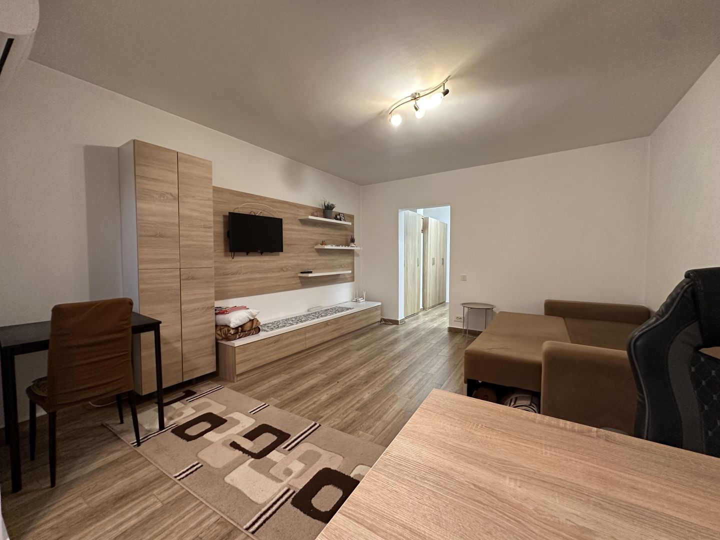 TITAN - Costin Georgian | Chirie Garsoniera la 7  minute de metrou - Poză 1