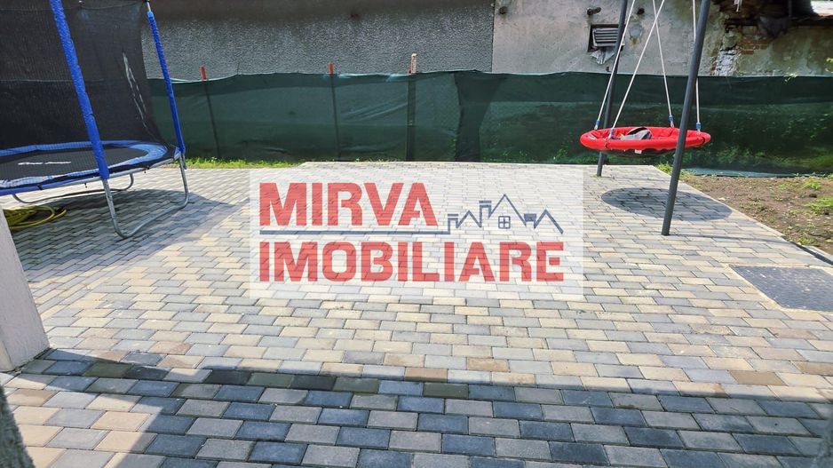 🏡 Casă renovată cu 6 camere, teren 557 mp – Berceni, Prahova - Poză 55