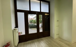 Spatiu servicii, birouri, Zona Modern. Comision 0 - Poză 21