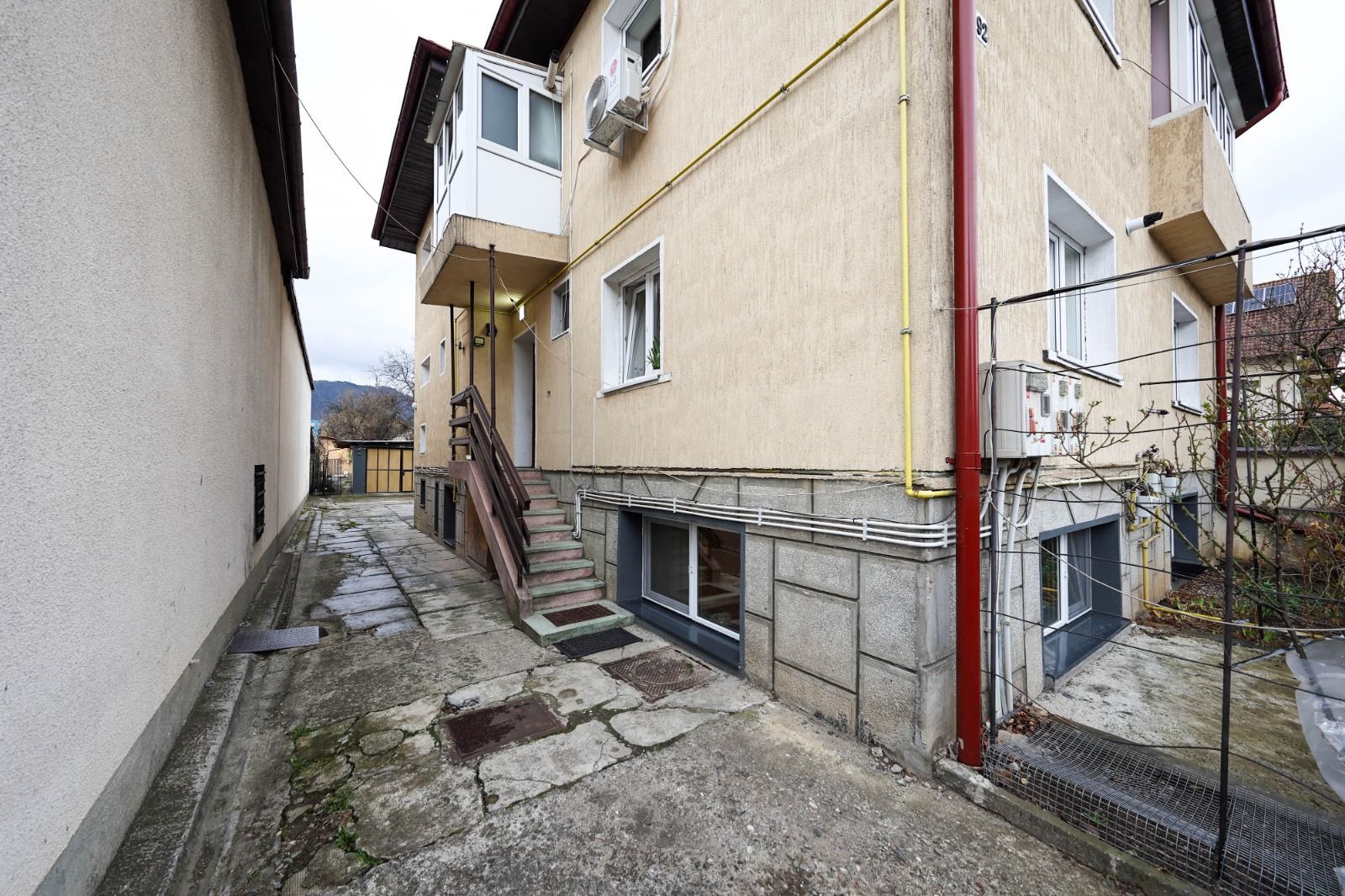 Apartament cu 3 camere la casa | Curte 130 mp | Zona Grivitei strada Vulcan - Poză 23