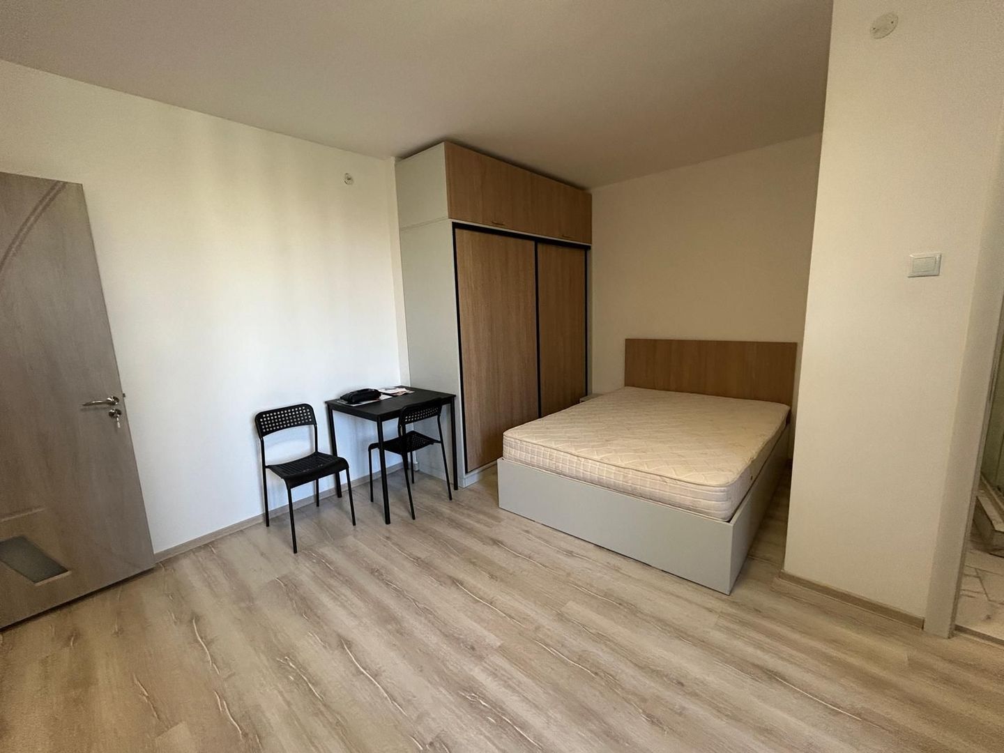Vânzare Garsonieră/ Închiriere - Bd. Dinicu Golescu - complet renovată - Poză 2