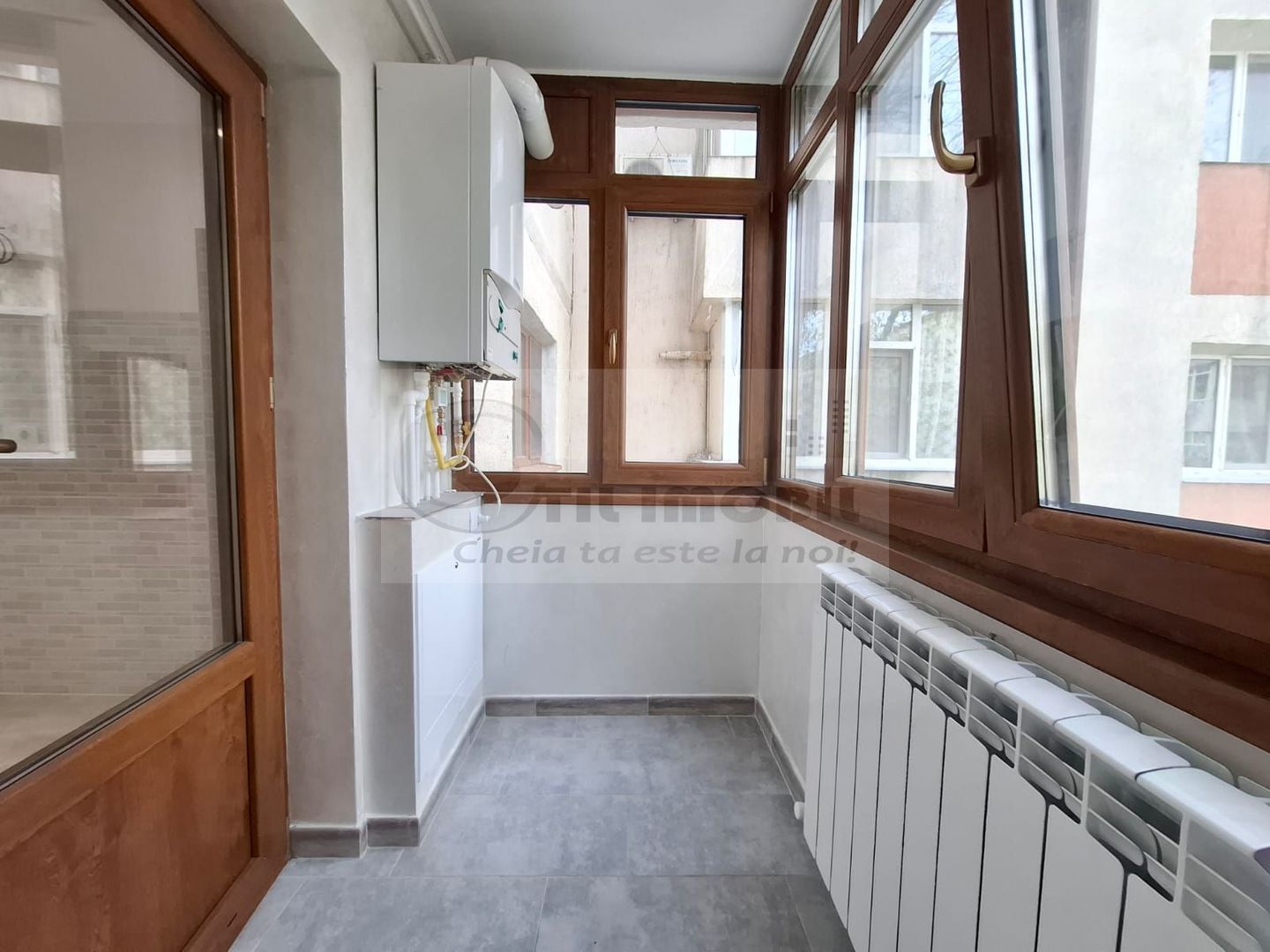 Liber, apartament 2 camere, 53 mp, Nicolina - Belvedere, baie cu geam - Poză 15