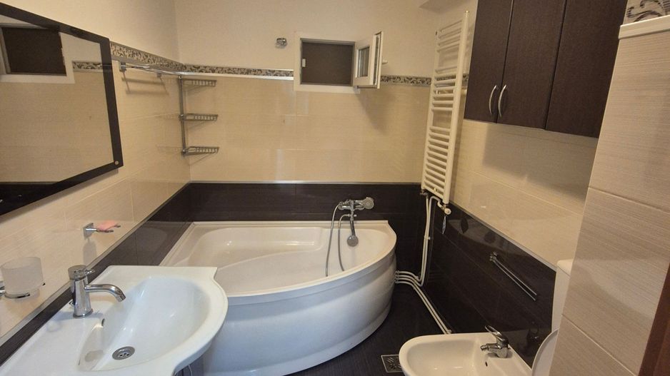 Închiriez apartament 2 camere Micro 4 - Poză 4