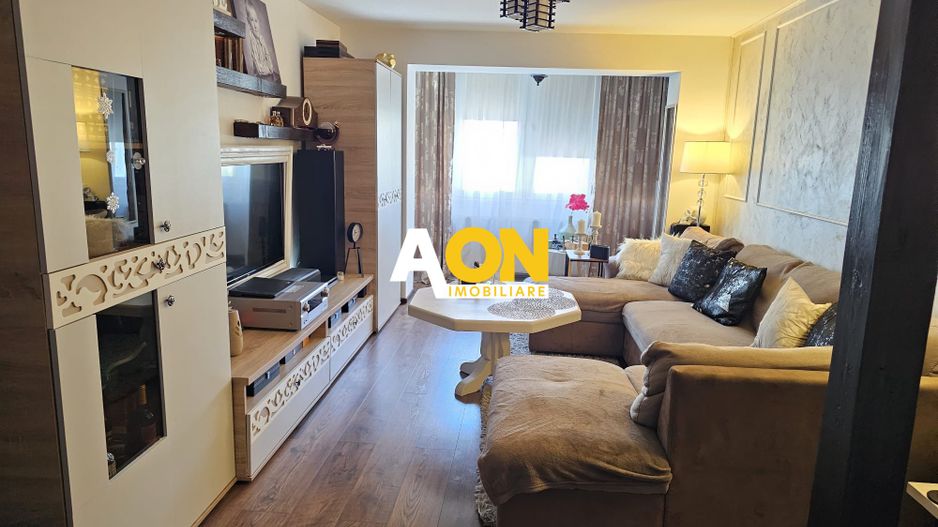 Apartament 3 camere, Cetate, etaj intermediar - Poză 1
